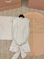 acne Studios 25Ss新品上线 一件多穿无袖假两件背心上衣 单依存同款 看似简单上身一定会让你惊艳的 轻松穿出毫不费力的松弛感 简简单单又很有时髦感