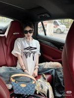 模特咨询图 款号 Y171 巴黎世家经典3M波浪印花短袖T恤 正儿八经280克纯棉双砂面料 所有面料均已提前做过缩水 品质第一 所见即所得 不会洗一次版型就有所
