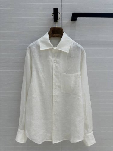 独家首发高端品质25Ss早春新品！Lp老钱风亚麻衬衫，今年亚麻的热度越来越受欢迎！采用100%进口亚麻，上身清爽透气又舒适，演绎慵懒随性的高级单品。经典版型不挑