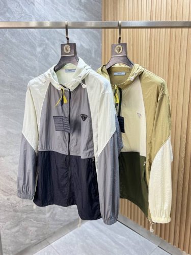 prada 普拉达 2025春夏新品 三标齐全 男女同款防晒服 好货不用过多介绍 看细节 专柜码数 M-Xxxl 175 140上身L