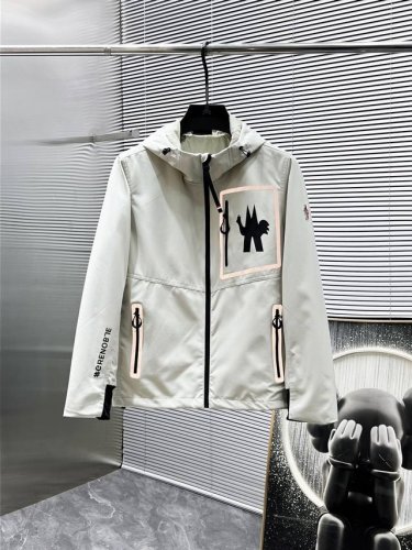 蒙口 Moncler 2025春季新款 连帽 夹克 外套，高端版本！专柜定制面料 透气舒适度高，细节无可挑剔，品牌元素设计理念，体现高品质。手感细腻柔软！呈现休