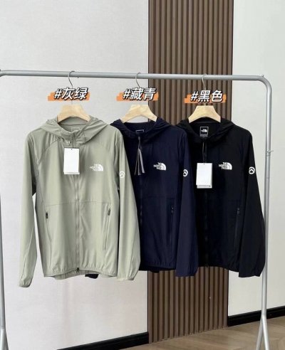 款号 7648 日本单好货最强 巅峰系列 The North Face北面情侣款防水衣轻量级 四面弹 衣服采用的原单面料 防晒科技成分 柜台官网都在发售 最新款