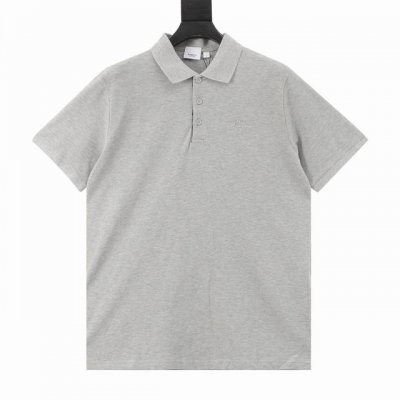 Burberry巴宝莉Bbr 经典Bt格子Polo衫 定制220G长绒棉面料，选用棉质珠地网眼布打造，绣有专属标识图案。开襟点缀品牌 Vintage 复古格纹。