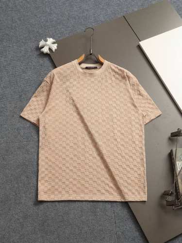 louis Vuitton 路易威登 微宽版型Xs S M L 25Ss最新最顶级 新款暗纹华夫格提花绣花 最顶级的品质专柜原单短袖，顶级制作工艺进口面料，专柜