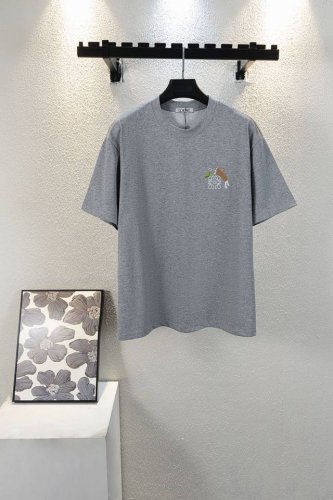 顶级版本 款号K463 Loewe罗意威兔子Logo刺绣短袖 面料：规格采用实打实2 G 100%纯棉 针织内的兰博基尼，定织定染！属于高敏感特殊色 我们对面料