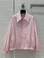 独家首发高端原单品质，Pr长期主义时髦穿搭！低饱和色度老干部夹克外套！进口高密度精纺斜纹纯棉面料质感挺阔舒适！立体剪裁宽松版型高级时髦！百搭不挑人上身巨显瘦。完