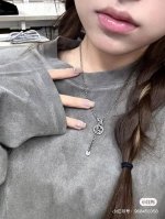 gucci 古驰 经典双G字母 项链 正品打版 版型一致 随手拍 好品质看得到推荐男女款 专柜热销款，配以双 G 互扣式的吊坠配饰、灵魂的标志，通体S925纯银