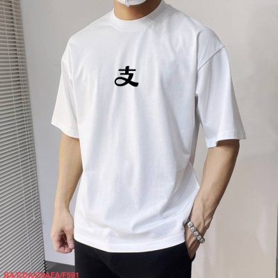 f591 Ba 巴黎世家 新款字母印花双层重工短袖T桖 字母图案不管是T桖还是卫衣都是每年的爆款单品 前幅大面积印花采用大康丽数码印花机直喷 成本极高 经过多次