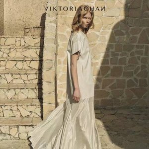 viktoriacha* 2025夏季新款连衣裙 后背单排扣设计 A字裙摆 松弛度假风 两色三码 Sml