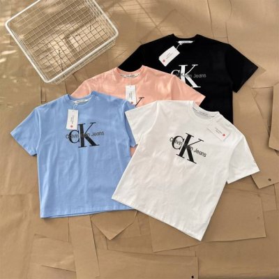 calvin Klein Ck夏季大小字母印花短袖T恤 510 -面料采用280G双纱爽滑棉，双纱的质感加上爽滑手感，面料整体重磅舒适，细节还原原版一比一，亲测