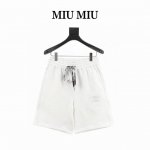 miumiu 缪缪 刺绣徽标短裤 面料采用360克刷毛面料 订染颜色后整蚀毛处理 对照原版做丝滑超柔处理 布面肌理股线清晰明显 垂感一级棒 做工精致都到达外贸出
