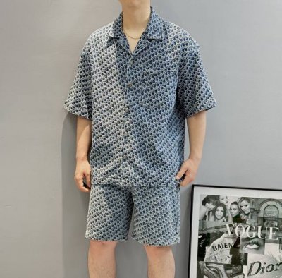 上衣 裤子 Dior*迪奥25S新品牛仔翻领及牛仔短裤 可搭配套装 本款牛仔夹克选用水洗丹宁面料，为 3D Dior图案融入提花肌理.纽扣定制Cd经典标识.原单