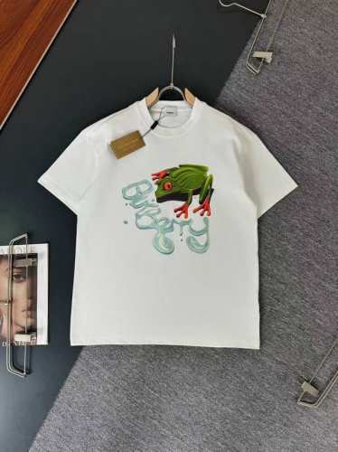 Burberry* 巴宝莉*Bbr*春夏最新款圆领时尚短袖T恤，重克纯棉双纱纯棉面料！贴肤舒适，耐看又好穿，经典Logo设计，原厂工艺一丝不苟，休闲百搭必备款