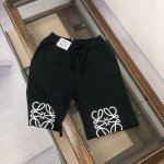 Cloewe 罗意威 2025最新款休闲短裤，定制面料 ～下摆两侧品牌标识刺绣Logo设计！款式简单又不失档次三标齐全、透气舒适度高，细节无可挑剔，品牌元素设计