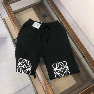 Cloewe 罗意威 2025最新款休闲短裤，定制面料 ～下摆两侧品牌标识刺绣Logo设计！款式简单又不失档次三标齐全、透气舒适度高，细节无可挑剔，品牌元素设计