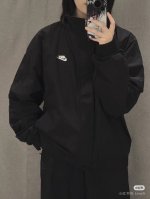 220 模特咨询图 Nike耐克哈灵顿加绒立领夹克宽松外套男24秋新款复古立领夹克外套 Nike耐克官方男子摇粒绒里料夹克冬季新款加绒外套宽松梭 货号：Fz06