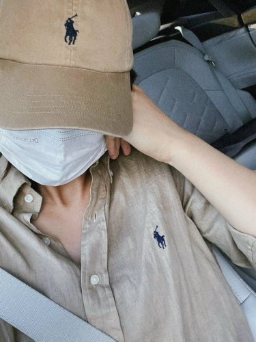 ralph Lauren 拉夫劳伦Rl胸前经典马球Logo刺绣亚麻宽松翻领长袖衬衫 款号：25672301739 颜色：白色 粉色 紫色 黄色 卡其 藏青 宝蓝