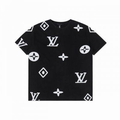 Louis Vuitton 路易威登 水洗满印圆领短袖T恤 标志性的品牌标识元素,以绚丽黑白渲染点缀夏季的青春穿着.又一款大刷存在感的精品T,再次重回大家视野.