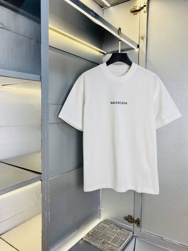 穿210斤 胖子福音 情侣装巴黎世家Balenciaga 原单品质 2025最新款 男装短袖T恤 精选专柜订制顶级丝光棉进口面料 所有细节做工完美1比1复刻 还