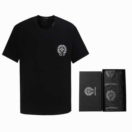 高版本Chrome Hearts 克罗心 梵文马蹄印花短袖！胸口小口袋，面料使用 克全棉双纱面料，纹路清晰可见，质感柔软细腻光滑，垂感十足！有一定厚度 非低廉材