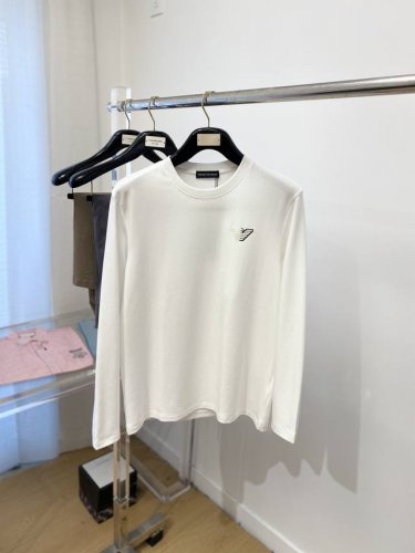 支持年后退换 阿玛尼、新品长袖打底，帅气时尚，胸前顶级印花图案Logo，简约百搭款。面料棉 不仅挺括，保持潮流的廓形，又穿着舒适，纱织更细腻，码数M-3Xl P