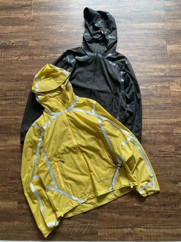上新 ！家 专柜炸街系列 System A系列 Dro p30 Moroz Shell Jacket Logo风壳印花连帽全压胶夹克防晒服连帽外套 可以收纳成小