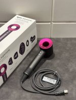 重磅出货 Dyson 戴森吹风机 Hd08款 原装模具开模 耗时三个月 终于出货 包装外观全部1:1对版 重量风力功率跟正品完全一样 第九代数码马达推进强劲气流