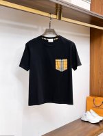 巴宝莉 2025春夏新款首发专柜最新款短袖圆领T恤 高端订制 设计前卫时尚！品牌Logo重工艺设计 高端定制双丝光面料.手感柔软.穿着舒适.专柜级别精致车线.做