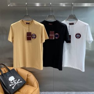 古家 Gucci短袖 精致 干净又清爽，左胸处的圆形品牌标志，红底搭配经典元素，低调又彰显品牌身份 面料柔软亲肤，质感上乘，穿着舒适透气。简约的版型，M-3Xl