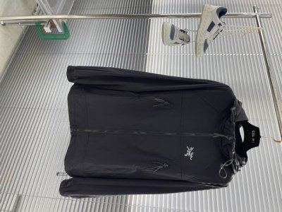 鸟家 25Ss防晒冲锋衣 重磅新品 采用结实舒适经编科技Gore-Tex面料 胸前重工刺绣 多拉链口袋 设计时尚又好看 码数：L-6Xl