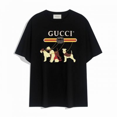 Gucci新款狗狗短袖T恤,设计看起来满满的高街范儿！版型剪裁特别有讲究！上身很洋气显瘦内搭外穿都看高密针织圆领设计，平整简约！亲肤透爽！T恤面料的柔软性舒适性
