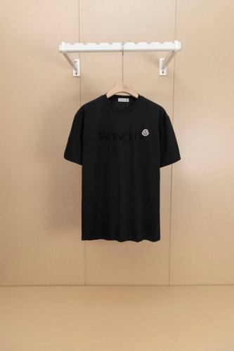 挂拍图 顶级版本 Moncler 蒙口2025Ss新款标志性字母Logo植绒 章仔Logo手臂 Moncler标识点缀于胸前 仿佛艺术家的灵魂印记 辨识度拉满