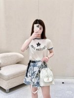 Dio* 25Ss春夏新款 五角星字母印花圆领短袖T恤 原版开发 高版出品 超级舒适的圆领T恤 日常出街必备 满满的舒适休闲风 采用定制面料 包容性好遮肉显瘦