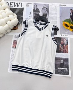 Celine 25Fw新款拼色校服马甲 这一季的品每一件都Ok太太太好看啦 一眼便爱上..采用毛圈的针织面料 手感顺滑舒服 细腻柔软 上身超级舒适 拼色设计洋气