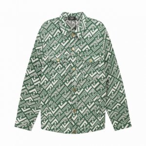Fendi 芬迪24Ss春夏新款牛仔夹克外套超重工碎边垫肩款休闲外套上身就是贵公子！！！随便配个宽松牛仔裤或者阔腿裤西裤都百搭，圆领勾扣小香风外套，拿到手实物超