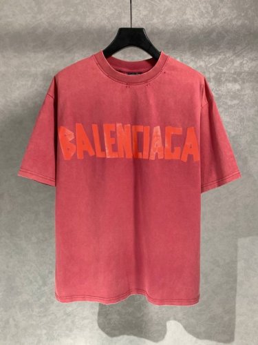 高品质 Balenciga 巴黎世家 磨破 胶带圆领短袖T恤 采用磨破工艺 洗水做旧 细节无法挑剔，极具档次感与奢华辨识度！三标齐全 版型属于休闲宽松小落肩的版