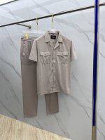 kiton 2025春夏新款套装 男士翻领开衫短袖 柜台同步发售 简洁时尚百搭 高端品质 特殊定制定织定染面料 肌理细腻柔软 面料质感与舒适度亲肤性透气性极佳