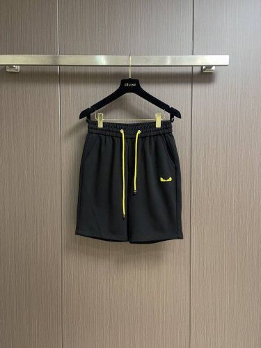 Fendi 2025Ss新款百慕大短裤，本款短裤选用客供面料打造，380克重，饰以小怪兽刺绣标识，细节拉满！运动时尚！尺码：M-3Xl
