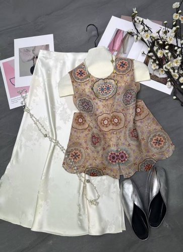 爆款上新 真丝欧根缎提花马甲 颜色：绿色 咖色 尺码：S M L Xl