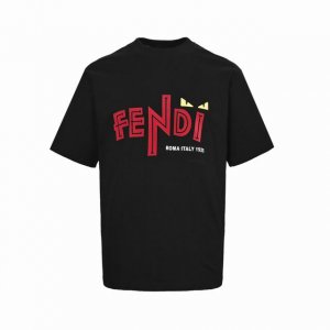 Fendi 芬迪 25Ss 植绒字母眼睛印花短袖 超级重工绒面植绒工艺 非普通印花 高级感满满 采用280G纯棉双纱紧密面料 贯穿袖子设计使得上身效果更加亮眼