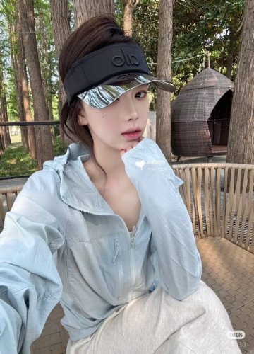 上新# 新款始祖鸟防晒服 行走的“防晒伞”夏季刚需皮肤衣上线Arc‘Teryx始祖鸟轻薄款，舒适透气降温防晒衣 一款能降温的全方位防晒皮肤衣来啦！ 帽檐看脱卸全