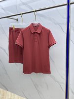 l P2540春夏新款男士翻领Polo衫短袖T恤短裤套装 柜台同步发售 简洁时尚百搭 高端品质 Logo巧妙设计 袖口螺纹收边 定制进口双股丝光珠地棉面料 穿着