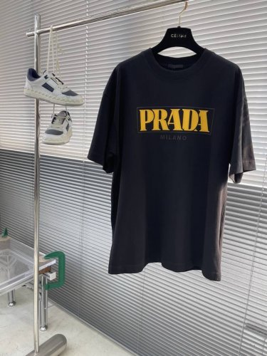 prad 2025新款立体硅胶T恤 双层螺纹领口 肩部通肩压条 280G纯棉面料 男女同款 码数：S-Xxl S码衣长73 胸围106 肩宽53 M码衣长74