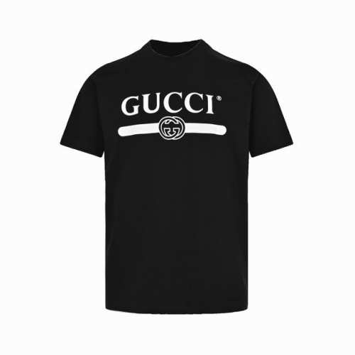 gucci 古驰 经典双G腰带印花短袖 32支精梳棉针织棉布 280克重棉单面 紧密赛络纺织造 跟以往的款式相比面料做了改变 手感偏厚实 前幅丝网纯手工单色印花