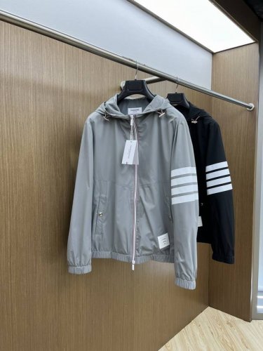 tb 25春夏 男装高端梭织 风衣 系列外套 高端精品系列，男女同款，贸易公司渠道订单，官网专柜在售系列，业内独家首发经典主线里最抢手最火爆的系列男女同款，经典