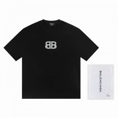 一首批.散单+10 巴黎世家Balenciaga2025新款T恤 高工艺 材质:采用高版本300G双纱精梳棉 尺寸:S M L Xl 颜色:黑白 款号:W265