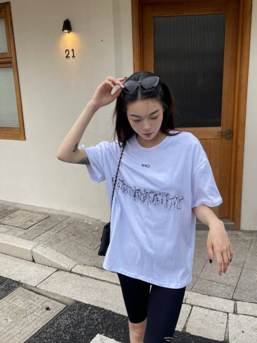 顶级版本上新 O21# -Off White 卡通涂鸦彩色箭头Ow休闲短袖T恤情侣款- 精选手感超好的双砂棉面料，柔软亲肤宽松版型给予身体充分活动空间 无惧束缚