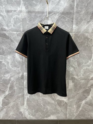 burberry巴宝莉 2025春夏新款重磅翻领Polo衫短袖出货啦！！ 春夏出门必备款 定制高克重纯棉面料 搭配当下流行重工工艺 做工走线精细 面料上身舒适