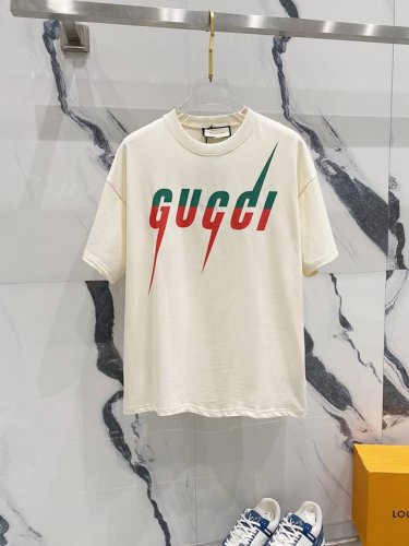 gucci 古驰经典刀锋闪电Logo短袖T恤 男女同款情侣短袖T恤 颜色 杏色 黑色 尺码 Xs-L 客原版定织定染 原版面料 官方同款 定制 同缸染面料 手感