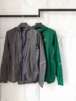 凯乐石Kailas Fuga Aero傲云Light 3.0户外跑步休闲拉链连帽轻薄皮肤衣冲锋衣 钛灰款在混凝土丛林折射金属冷光 啸林绿款遇林线自动启动光学迷彩